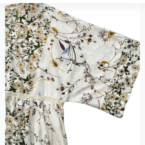 UMGEE VNECK BOHEMIAN FAIRYCORE DRESS WITH WHITE AND YELLOW FLOWER - Picture 4 of 9